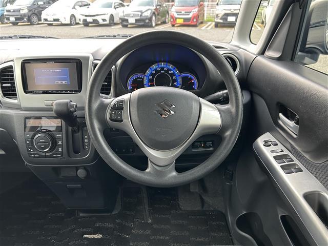 気になる車はすぐにお問い合わせください！画面右側の0066から始まる無料ダイヤルからお問い合わせ下さい！専門スタッフがお車のご質問にお答えいたします！