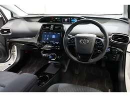 50系、トヨタのプリウスPHV、後期モデルが入荷！！レギュラー走行のPHV車です。車両重量1510kg・JC08モード燃費は37.2km/L・直列4気筒エンジン・98馬力のお車です（※カタログ参照）。