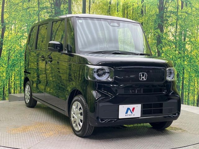 大好評のボディコーティング「弾スプラッシュコート」もご納車までに施工可能。通常のガラスコートと異なる、耐久年数6年の無機質ガラスコーティングが、ボディをキレイな状態に保ってくれます。