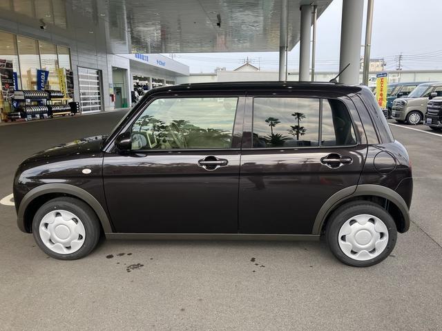 セキュリティーアラーム装備。停車中の車のドアが開くと光と警報をだします。