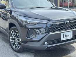 プロジェクター式LEDヘッドライト☆彡装備！デイライト機能付きでカッコよく仕上がっております！！また、オートマチックハイビームも装着されておりますので、効果的にハイビームの使用が可能となっております！