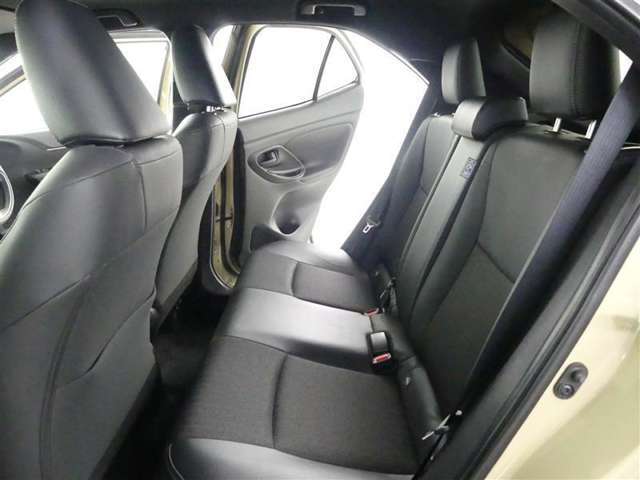 ゆとりある広々とした車内空間は、ドライブを始め買い物やレジャーなど、幅広く活躍します。一人でもみんなとでもお出かけを楽しみましょう！