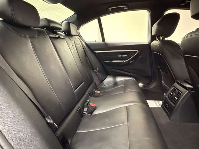 【エアバック】BMWのエアバックやその他の安全装備は、互いに補完しあう事で徹底した安全性を貫きます。万一の事故の際にそれぞれ最適な保護を提供してくれます！