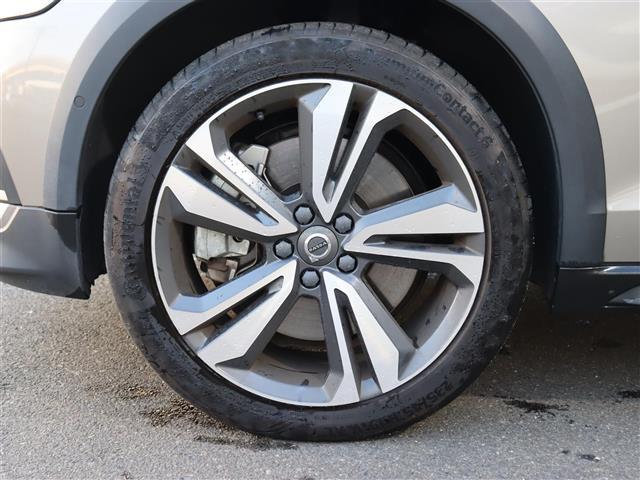 ご遠方の場合でも、下取り車両の金額を概算でお出しすることは可能でございます。車検証をお手元に、走行距離をご確認の上お問い合わせくださいませ。