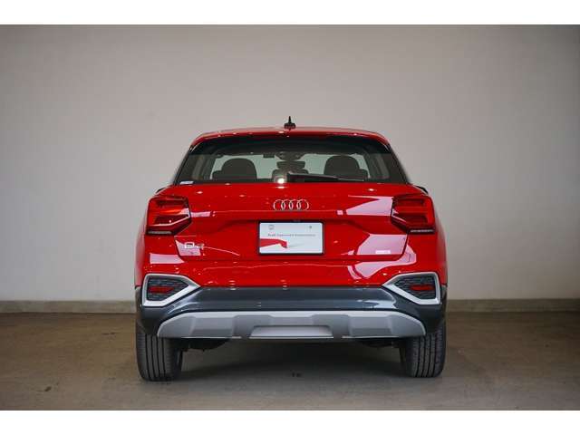 Audi Q2 35 TDI advanced/LEDヘッドライト/アルミホイール 5ダブルスポークデザイン 7J×17