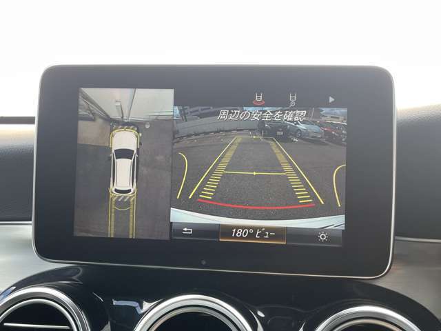 安心してカーライフを始めていただく事ができるよう、納車前にディーラー整備工場もしくは熟練メカニックが在籍する整備工場にて点検を行ない、必要な整備を実施致します。