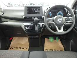 操作しやすい運転席廻り！操作パネルも使いやすい！！ドライブが楽しくなります！