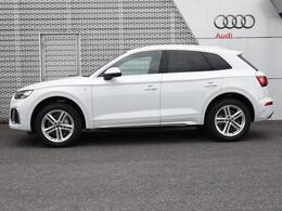 全車両に標準装備の純正アルミホイールは、純正ならではのバランスの良いデザインと、走行安定性をお楽しみ頂けます。