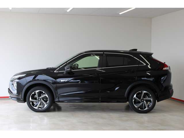 最長10年10万km特別保証延長対象車！初年度登録から最長10年または10万km走行のいずれか早いほうまで、無料で特別保証部品の修理を致しますので、乗ってから安心！明細はスタッフまでお問い合わせ下さい。