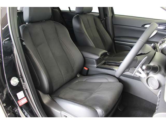 フロントシートは運転席シートヒーター付きシートです！