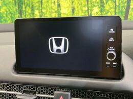 【純正9型ナビ】人気の純正ナビを装備。オーディオ機能も充実しており、Bluetooth接続すればお持ちのスマホやMP3プレイヤーの音楽を再生可能！毎日の運転がさらに楽しくなります！！