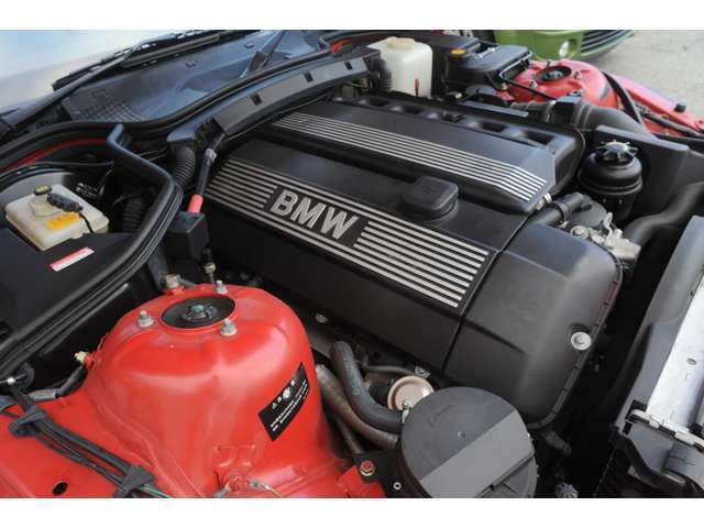 2.8L　直列6気筒 DOHC