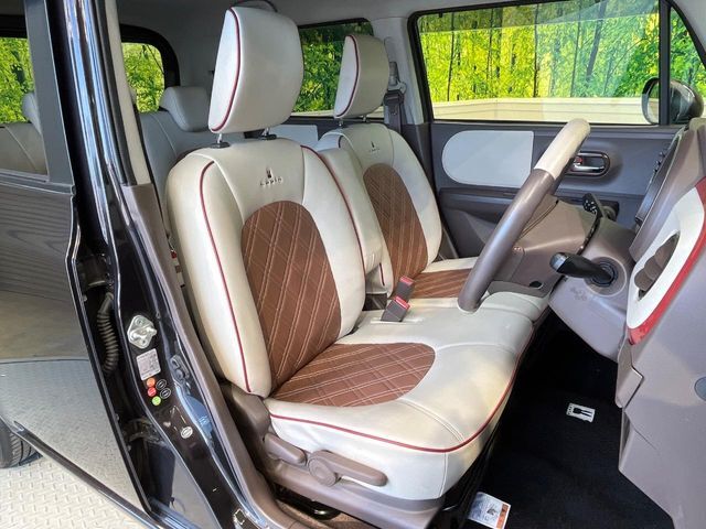 運転席シート廻りは使用感も少なく、良好な状態となっています。丁寧に使われていたことがよくわかりますね。