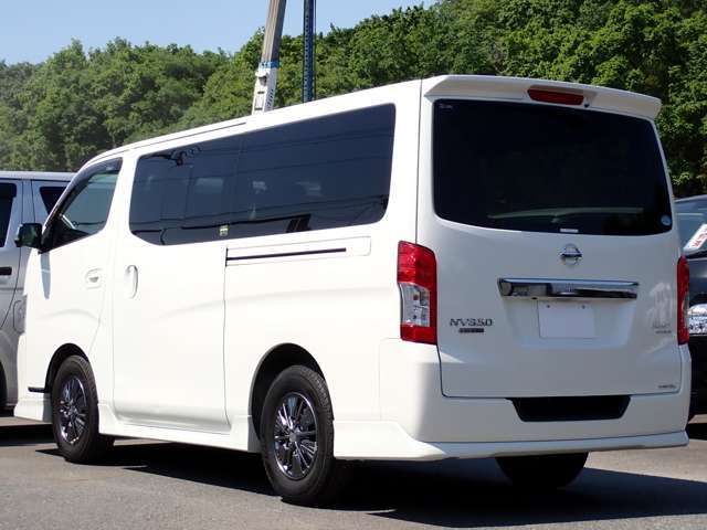 長さ：469cm/幅：169cm/高さ：199cm/車両重量：1810kg/車両総重量：2920［2935］kg/最大積載量：1000［850］kg/燃料タンク：65リットル/カラーナンバー：QAB