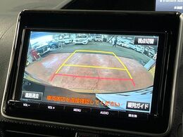 【バックカメラ】駐車時に後方がリアルタイム映像で確認できます。大型商業施設や立体駐車場での駐車時や、夜間のバック時に大活躍！運転スキルに関わらず、今や必須となった装備のひとつです！