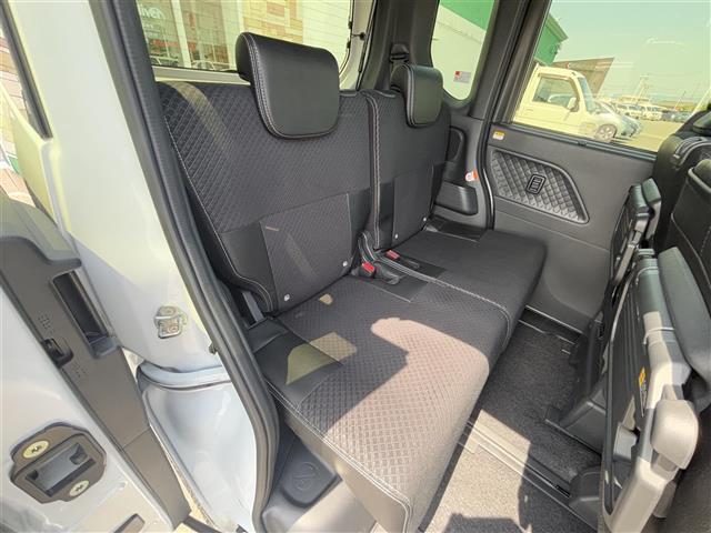 気になる車はすぐにお問い合わせください！右のカーセンサー専用無料ダイヤルから、専門スタッフがお車のご質問にお答えいたします！