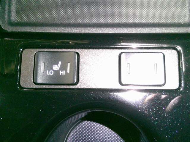 シートヒーター付いています！