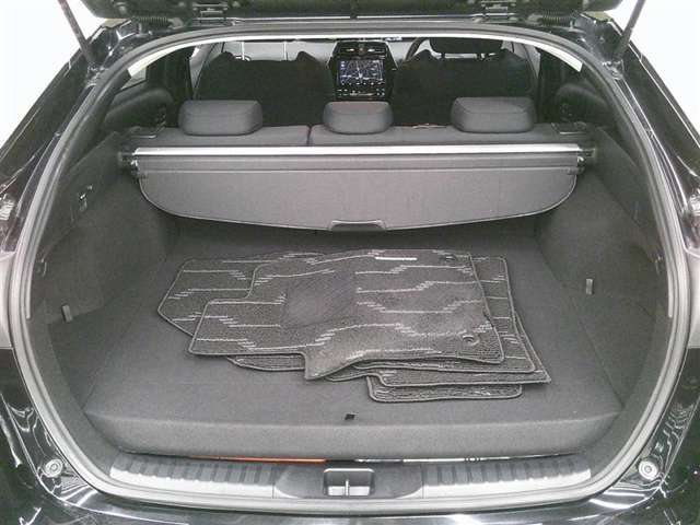 ラゲージスペース広々としております♪