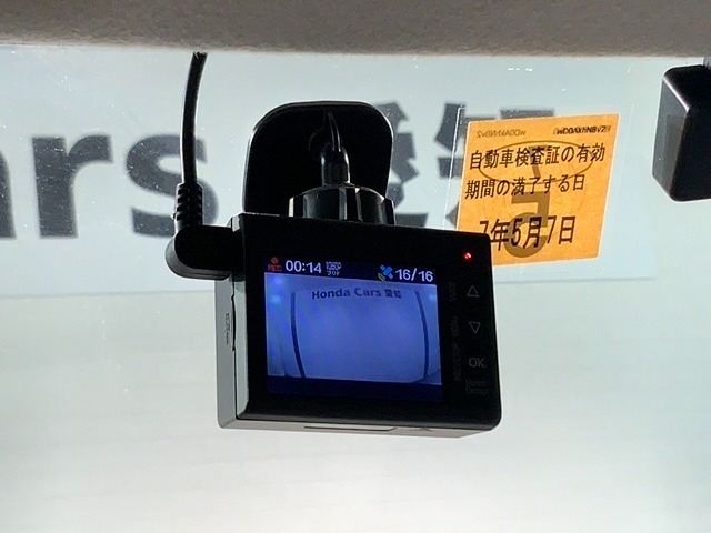 万が一の事故のときもドライブレコーダーがあると安心です。ご利用になる場合は個人情報保護の観点より新品の対応SDカードをお求め下さい。