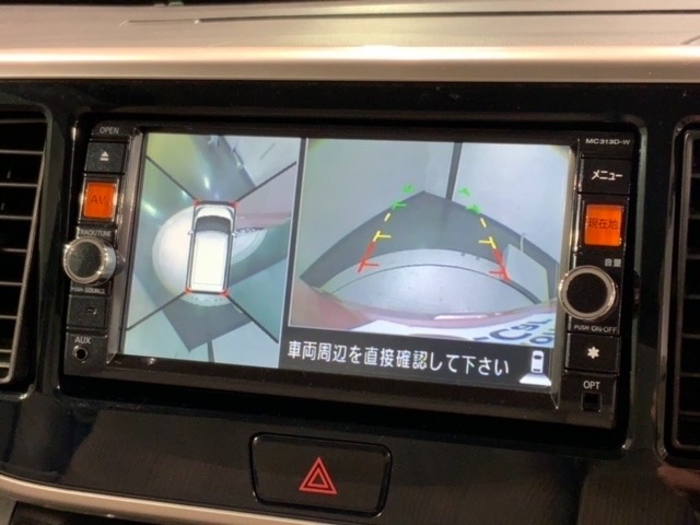 全方位モニターがついています！　車の周囲を360°安全確認できるので、普段の駐車はもちろんの事、縦列駐車や幅寄せの際にも活躍してくれますよ。