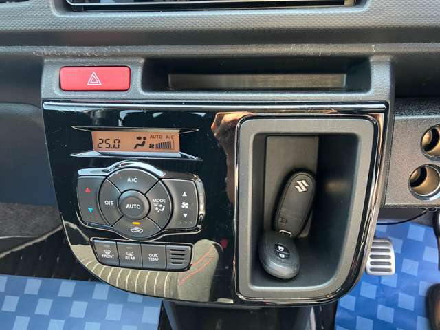 オートエアコンで快適