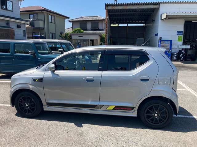 スズキ車限定！！当社で自動車保険ご契約のお客様には！「ちょい得プラン」がセット（無償）でついています！！バンパーのキズを最大3万円（自己負担千円）まで無償修理（等級減なし）！！詳しくはスタッフまで！