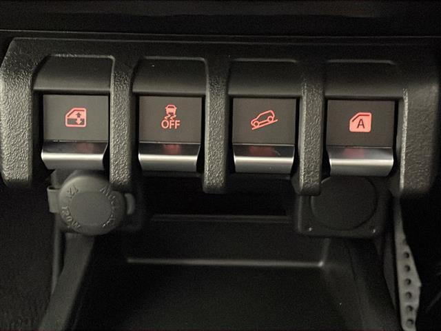 気になる車はすぐにお問い合わせください！画面右側の0066から始まる無料ダイヤルからお問い合わせ下さい！専門スタッフがお車のご質問にお答えいたします！