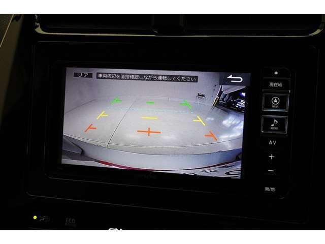 バックモニターがあれば車庫入れ時など、後ろが確認できて安心です。運転に自信がない方にはおすすめの装備です。ただし、バック時目視での確認も忘れずに。