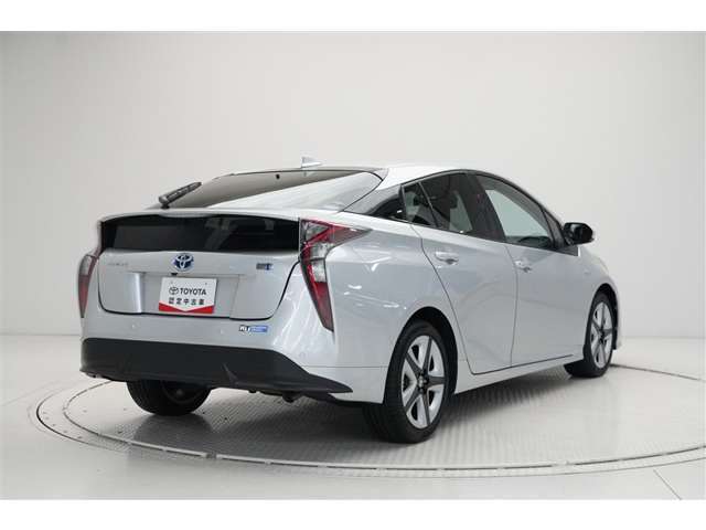 広島トヨタではお客様のライフプランや家族構成に合わせた様々な保険プラン、様々な場面のトラブルに対してのロードサービスが無料で受けられるJAFをご提案いたします！