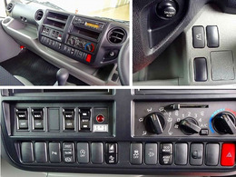 AC PS PW SRS ABS 集中ドアロック 左電格ミラー AM/FM バックモニター ターボ 排気ブレーキ ESスタート 車線逸脱警報装置 PCS アイドリングストップ フォグランプ TRC