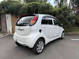 純正のアルミホイール装着車両です。