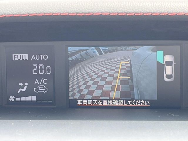 【サイド＆バックカメラ】停車・駐車時に死角になりがちな運転席から見えづらいサイドとリアの障害物を確認できます！雨天時や夜間などは特に活躍してくれるアイテムです。