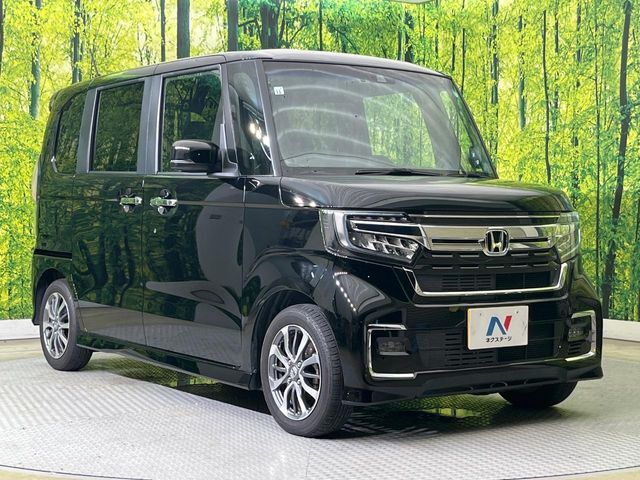 大好評のボディコーティング「弾スプラッシュコート」もご納車までに施工可能。通常のガラスコートと異なる、耐久年数6年の無機質ガラスコーティングが、ボディをキレイな状態に保ってくれます。