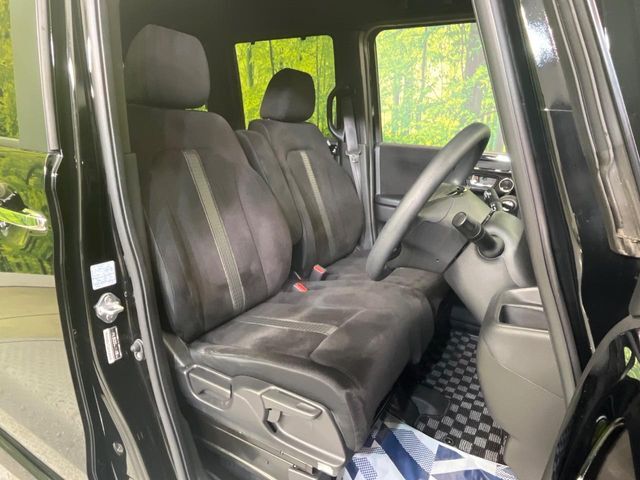 運転席シート廻りは使用感も少なく、良好な状態となっています。丁寧に使われていたことがよくわかりますね。