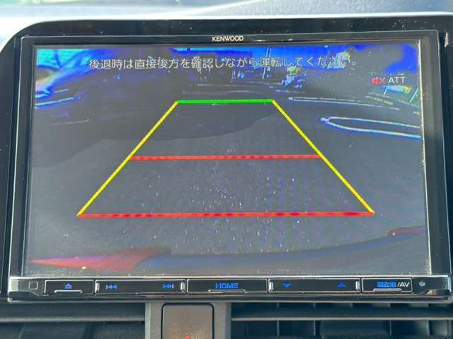 駐車時に大活躍のバックモニター！駐車が不安な方でもどこでも安心して運転するために必須の装備です♪【バックカメラ付き中古車】