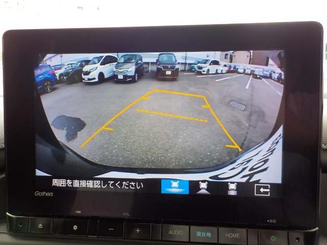 画質もキレイなバックカメラ、車庫入れが苦手な方も運転が好きになるはず。