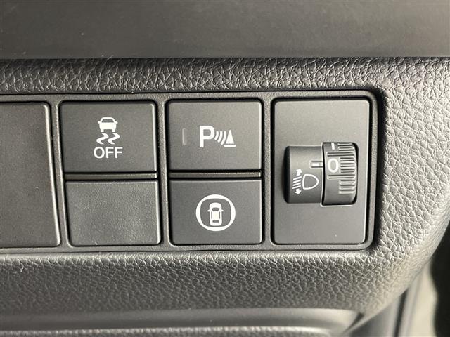 【運転席操作部】快適なドライブを楽しむための機能が装備されています！運転席から触れるので、使いやすいです！除菌プランいれていただくと、さらに清潔で安心していただけます！