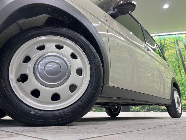 【純正14インチアルミホイール】外観にマッチした純正アルミホイールを装着しております。各種社外アルミホイールや、スタッドレスタイヤも取扱いしております。是非ご相談ください♪