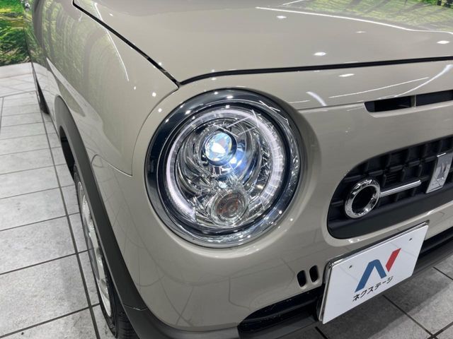 【LEDヘッドライト】悪天候や夜間走行時も良好な視界を確保し安心して運転できる高輝度LEDヘッドライトを装備！点灯速度が早く、消費電力も抑えられています。