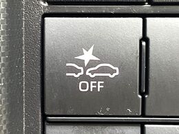 【スマートアシスト】走行中に前方の車両等を認識し、衝突しそうな時は警報とブレーキで衝突回避と被害軽減をアシスト。より安全にドライブをお楽しみいただけます。
