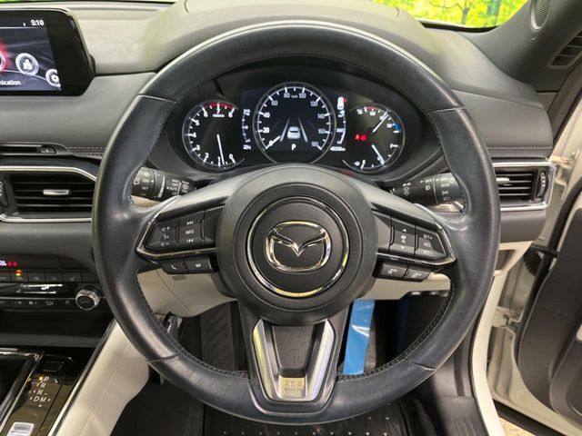 【スマートシティブレーキサポート】走行中に前方の車両と歩行者を認識。衝突の危険が高いと判断した場合に警報や緊急ブレーキで衝突回避や衝突時の被害軽減を支援します。