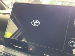 【10.5インチナビ】高級感とインパクトのある大画面ナビを装備。各種オーディオ操作はもちろん、スマホ連携もできる利便性の高いナビです♪