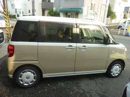 両側電動スライドドア