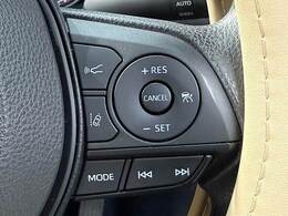 【レーダークルーズコントロール】追従型クルーズコントロールは、レーダーやビデオカメラが前方の車の状況を検知し、状況に合わせて速度を自動調整してくれる機能を備えています。