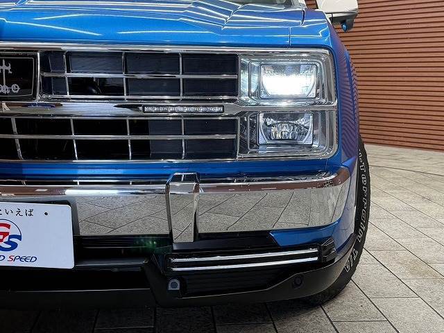 LEDヘッドライト搭載しておりますので暗い夜道でも明るく照らしてくれますね！！