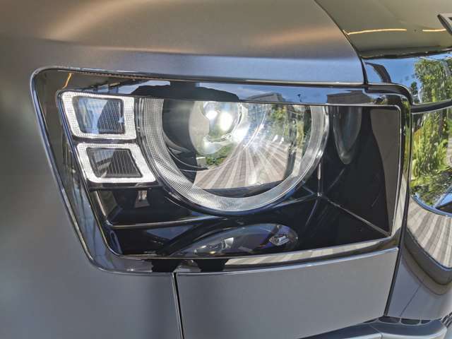 【プレミアムLEDヘッドライトシグネチャーDRL】デイタイムラーニングライト機能付きのLEDヘッドライトですデイライトにより昼間の視認性も上がりもらい事故などの減少につながります。