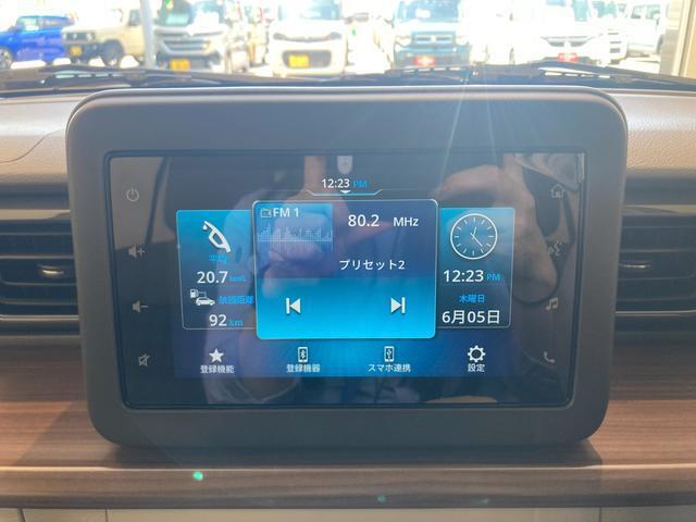 バックカメラ付きディスプレイオーディオ装着車です。AM・FMラジオ、スマートフォン連携機能、Bluetooth機能付き。