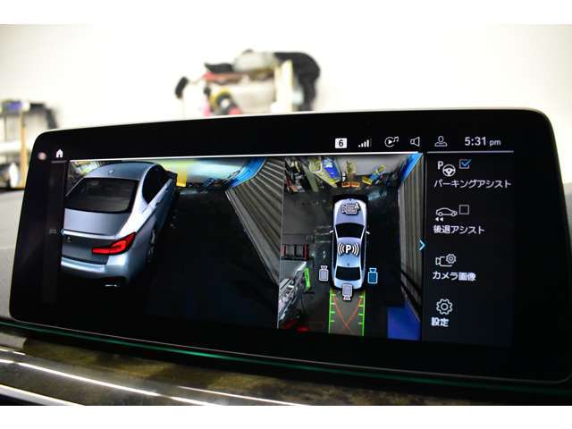 後退時や細い道路を通る際に便利な装備のパーキングアシストプラス装備！3DビューやTOPビュー、サイドビュー、前後PDCが装備されています！