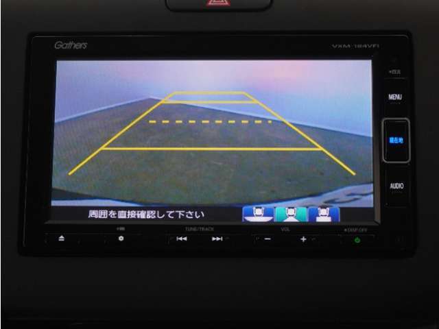 ◆バックカメラ◆リバースにするだけで映ります、後方の安全確認や、狭い駐車場での車庫入れ、雨の日や夜間など視界の悪い時に便利です！安全にバックする為には欠かせない装備です。