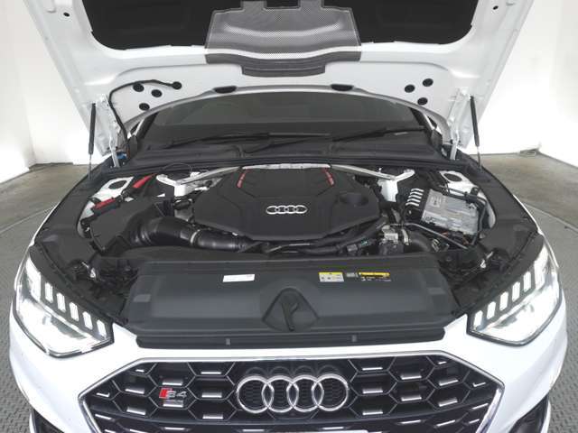 新型の車種から、お求めやすいモデルまで幅広く取り扱っております。